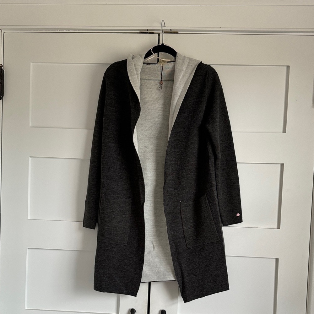 CALIA by Carrie Underwood Black and Gray Sweater